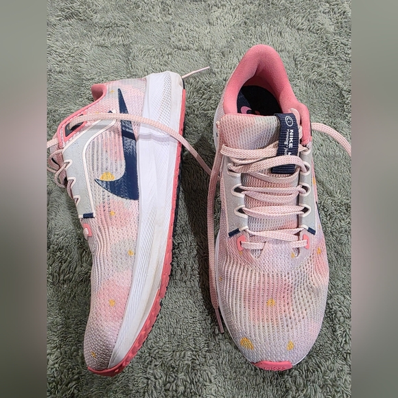 Nike Pink and Blue Athletic Shoes with Cushioned Support - Picture 7 of 9
